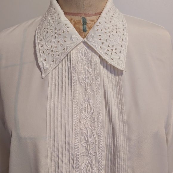 Vintage white blouse - Picture 4 of 10